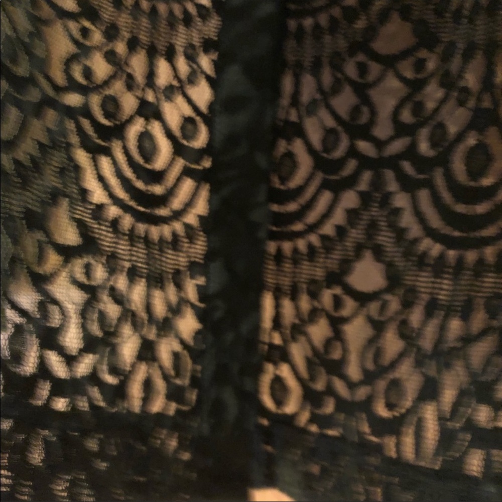 Banana Republic Lace Career Top - Picture 4 of 5